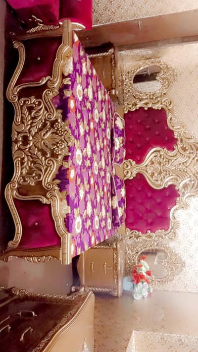 bed set and dressing table