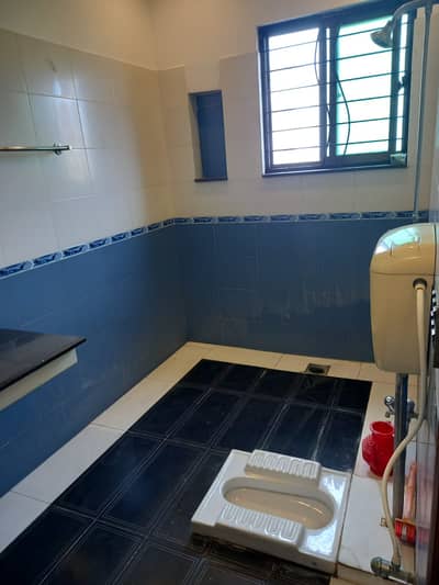 Idol female room near park kitchen available