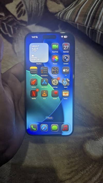 15 pro max JV - 256GB Black Titanium - Scratch less 10/10