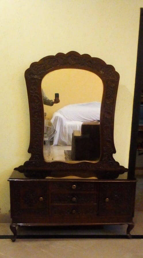 Dressing Table 5