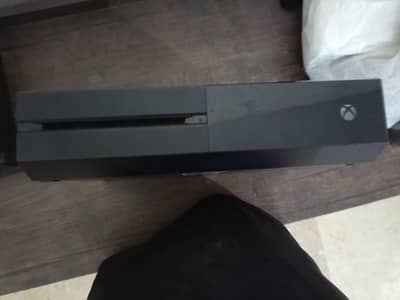 XBOX ONE WITHOUT CONTROLLER