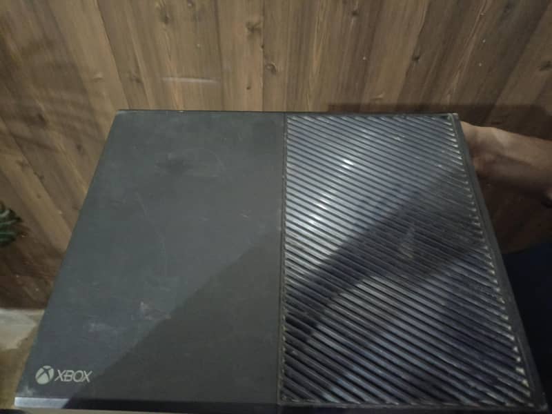 XBOX ONE WITHOUT CONTROLLER 1