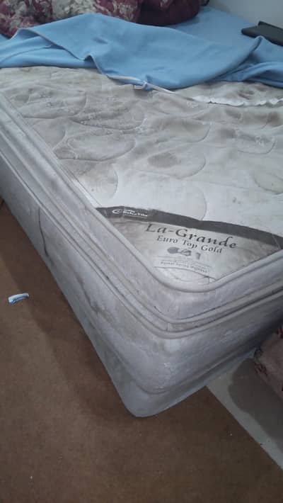 Diamond foam. La Grande Pillow Top