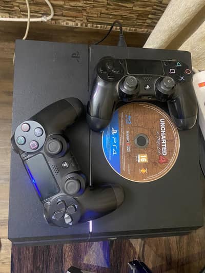 Ps4 500gb with 2 controllers
