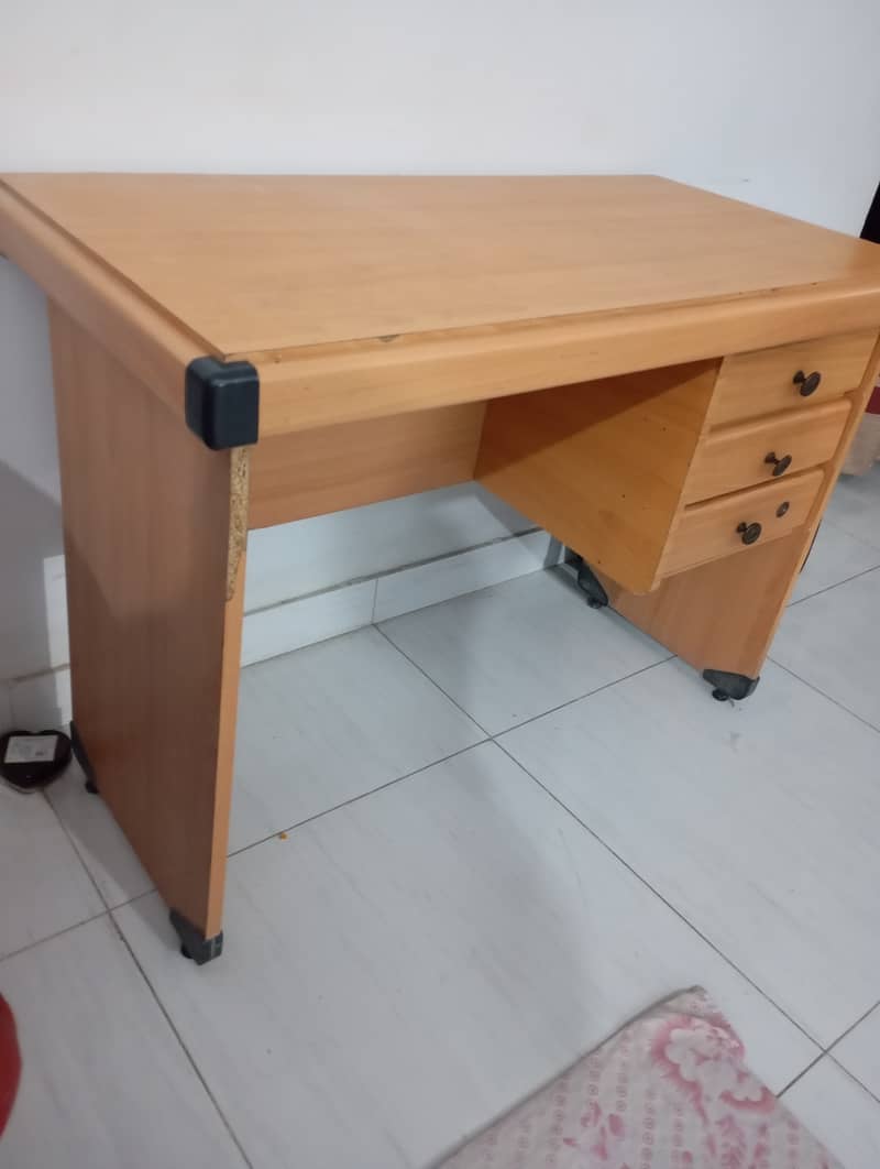 Office/ Computer Table 1