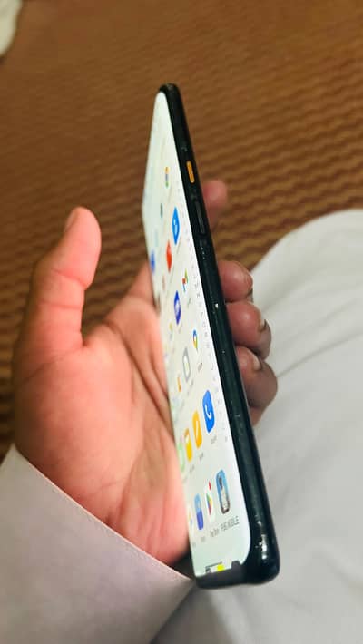 One Plus 7t Pro 12/256.