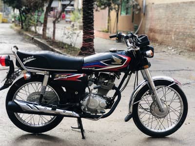 Honda CG-125 (Model 2016/17) Total Genuine Bike