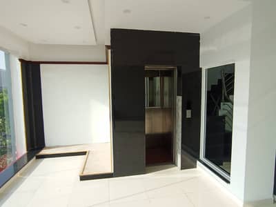 8 Marla Top Location Commercial Floor Available Software house & Online work 3rd Floor For Rent Phase 6 DHA