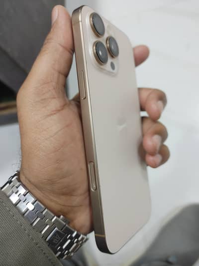 Iphone 16 pro max 256gb 93% Health