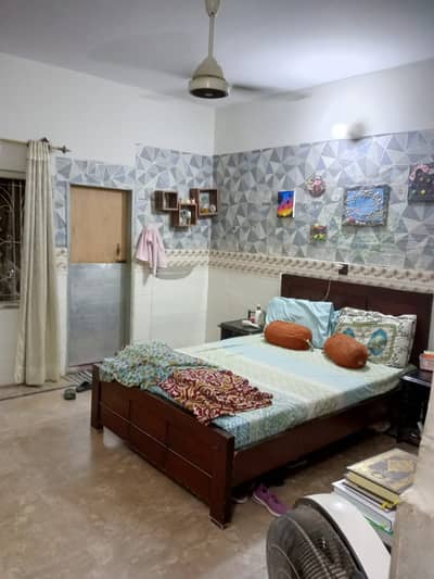 SECTOR- 11/B BEAUTIFUL GROUND FLOOR NO LOAD SHEDDING SEPARATE METER NO ISSUE OF WATER NORTH KARACHI