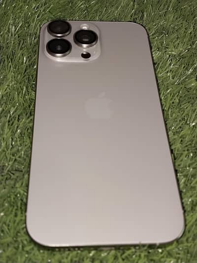 Iphone 16 Pro Max in Mint Condition ( Still in Warranty)