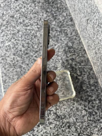 iPhone 12 Pro Max bypass