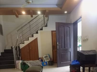 In Gulberg 2 6 Marla House For rent