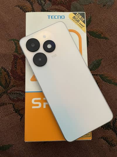 Techno spark 20 C with full box and charger