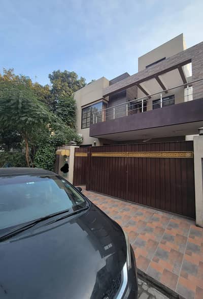 Elegant 10 Marla House for Sale | Almost New | Sukh Chayn Gardens
