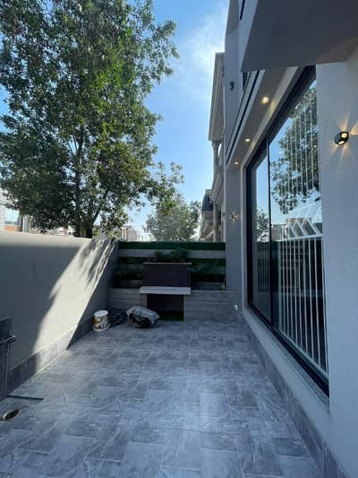 10 Marla Independent House for Rent Bahria Town Lahore