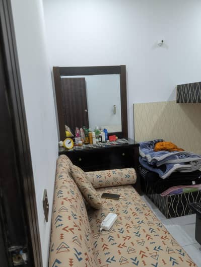 king size bed with mattress dressing and size tables withirror top