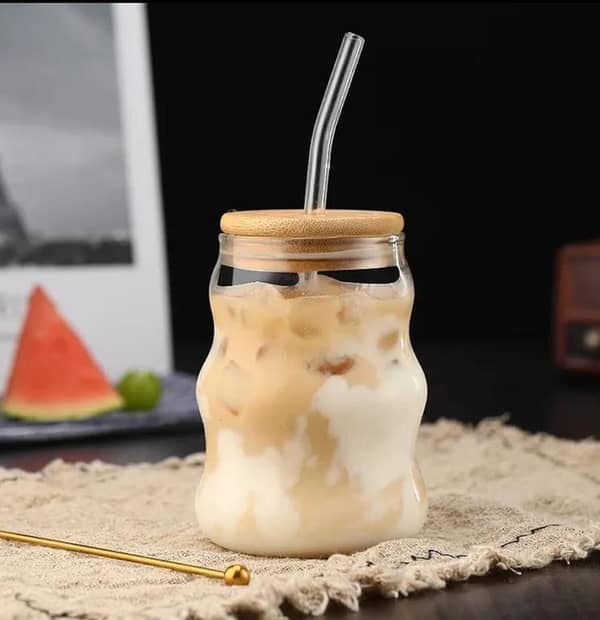 Ribbed & Round Glass Sipper with Glass Straw, Tumbler Can Lid Ribbed Square Glass Mug with Straw, Mason Jars With Cover, Mug for Fruit Juice Milk & Coffee Mug.