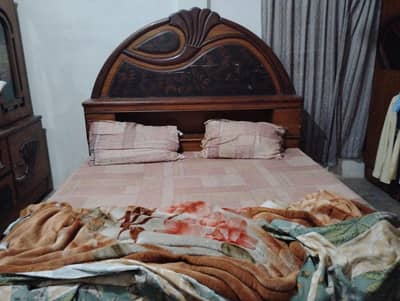 KING SIZE BED WITH REPUTABLE BRAND MATRICE