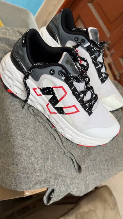 shoes NB size 9/5 bilkil saf ha do time use ha