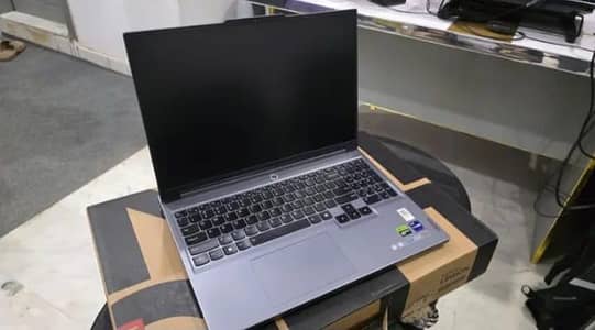 Lenovo legion 5i RTX 5060