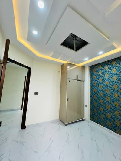 5marla lower portion available for rent in jubilee town Lahore