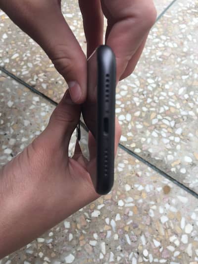 10/10 bypass iphone 11 64 gb