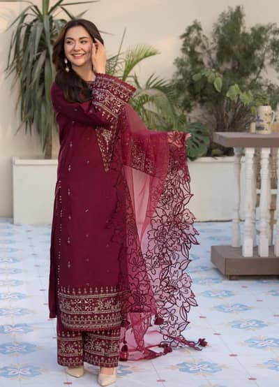 ladis unstitched lown suit