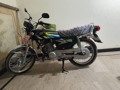 Honda cg125 black brand new just 58 km drive
