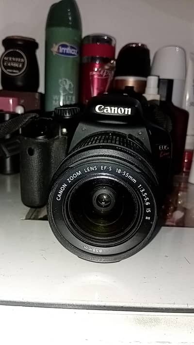 DSLR camera Canon (EOS KISS X4)