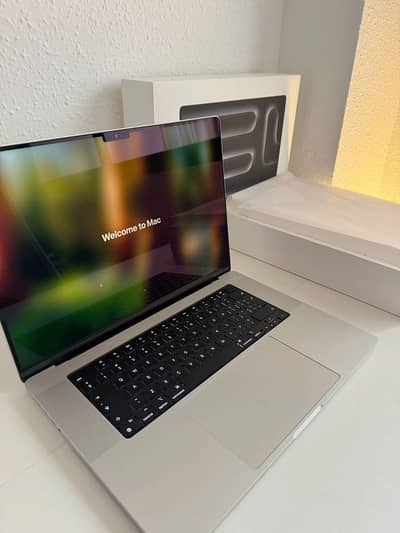 Fast Working Macbook Pro M1 for Office And Media Tasks