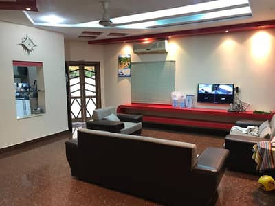 10 MARLA SLIGHTLY USED LOWER PORTION IS AVAILABLE FOR RENT ON TOP LOCATION OF WAPDA TOWN LAHORE