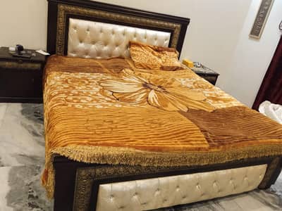 Bed set with side Tables with dressing table