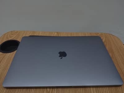 MacBook Pro 2017  15 Inch Touch Bar | i7 | 16GB RAM | 500GB SSD