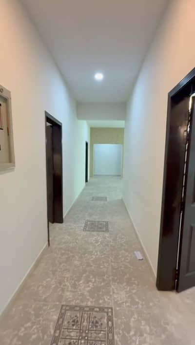 Gurond Floor 3 Bed Room Apartments For Rent in Askari 11