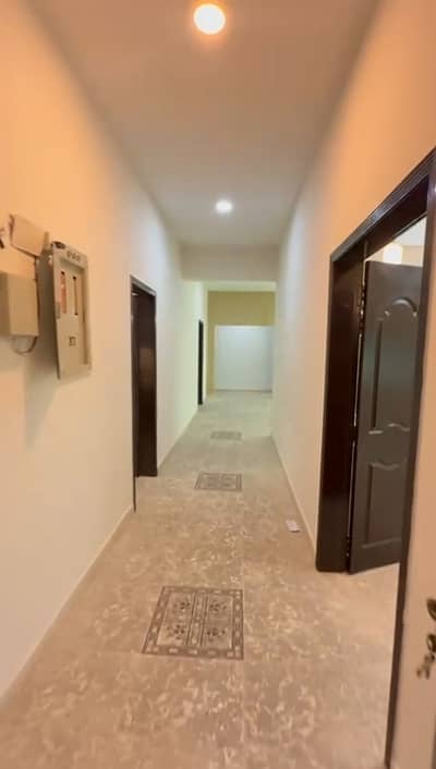 Gurond Floor 3 Bed Room Apartments For Sale in Askari 11