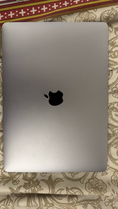 Macbook M1 Air 10/10 condition