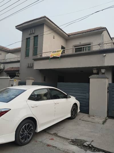 10 Marla 3 Bed Room House Available For Sale in Askari 11