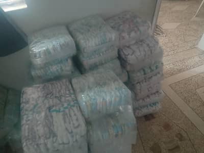 all brand pampers & diapers available whole sale rate