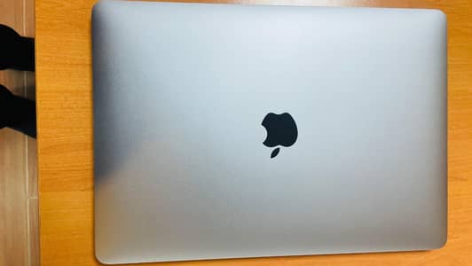 MAC BOOK PRO 8 FOR SALE