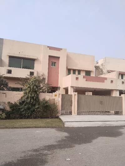 3 Bed Room House Available For Sale in Askari 11