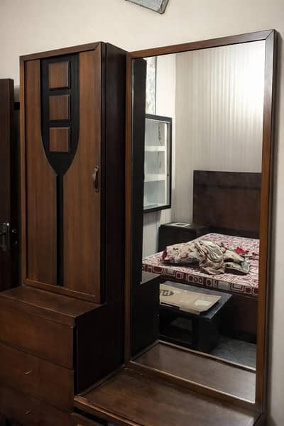 Cabinet with all drawers in good condition