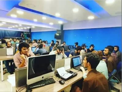 Matric / Inter students required for call center jobs