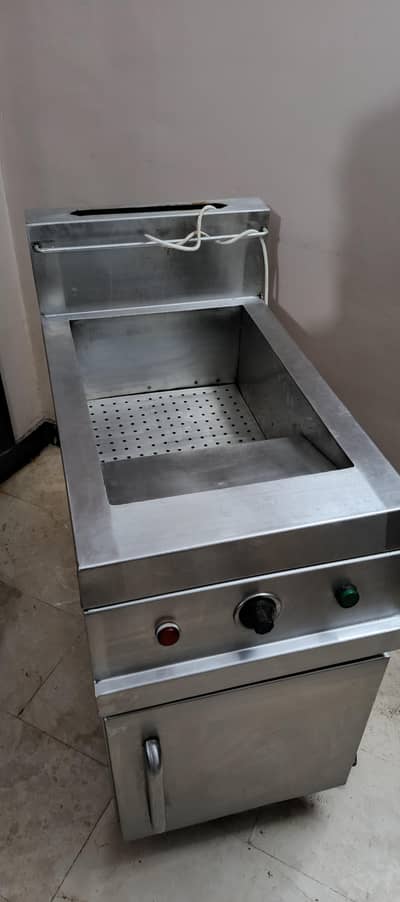 “Commercial Fast Food Machines for Sale – Excellent Condition”