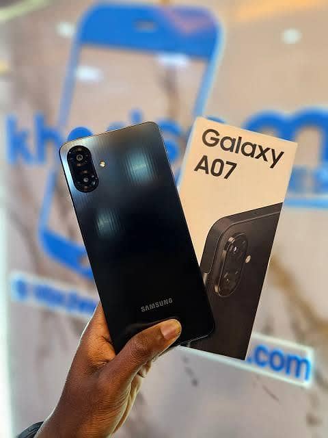 samsung A07 in black colour 4/64gb box pack with 25 watt fast charger ...