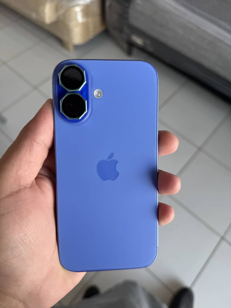 iPhone 16 0