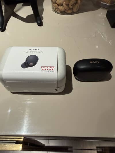 Sony WF1000xm5 for sale in mint condition