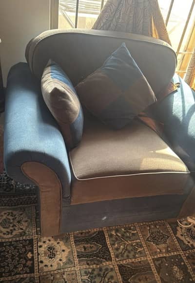 5 seater full Poshish sofa foam and condition 10/10