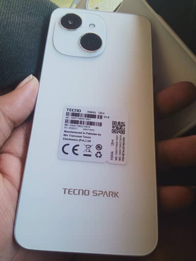 Tecno spark 40c 4+4/8/128   11month warnty