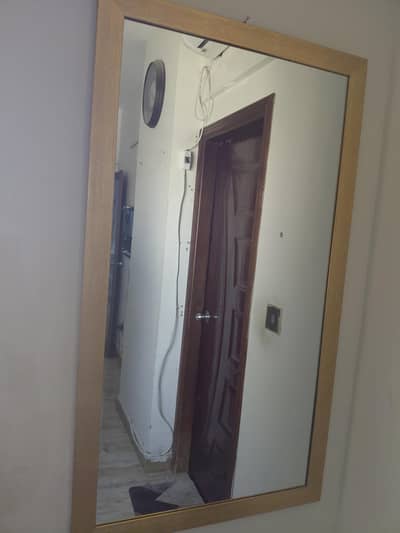 wall hanging mirror
